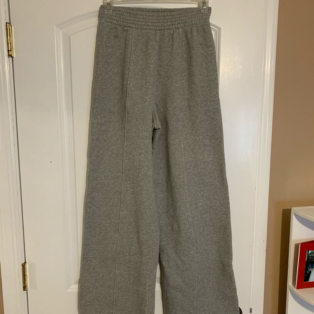 ZARA BRAND NEW WIDE LEG SWEATS